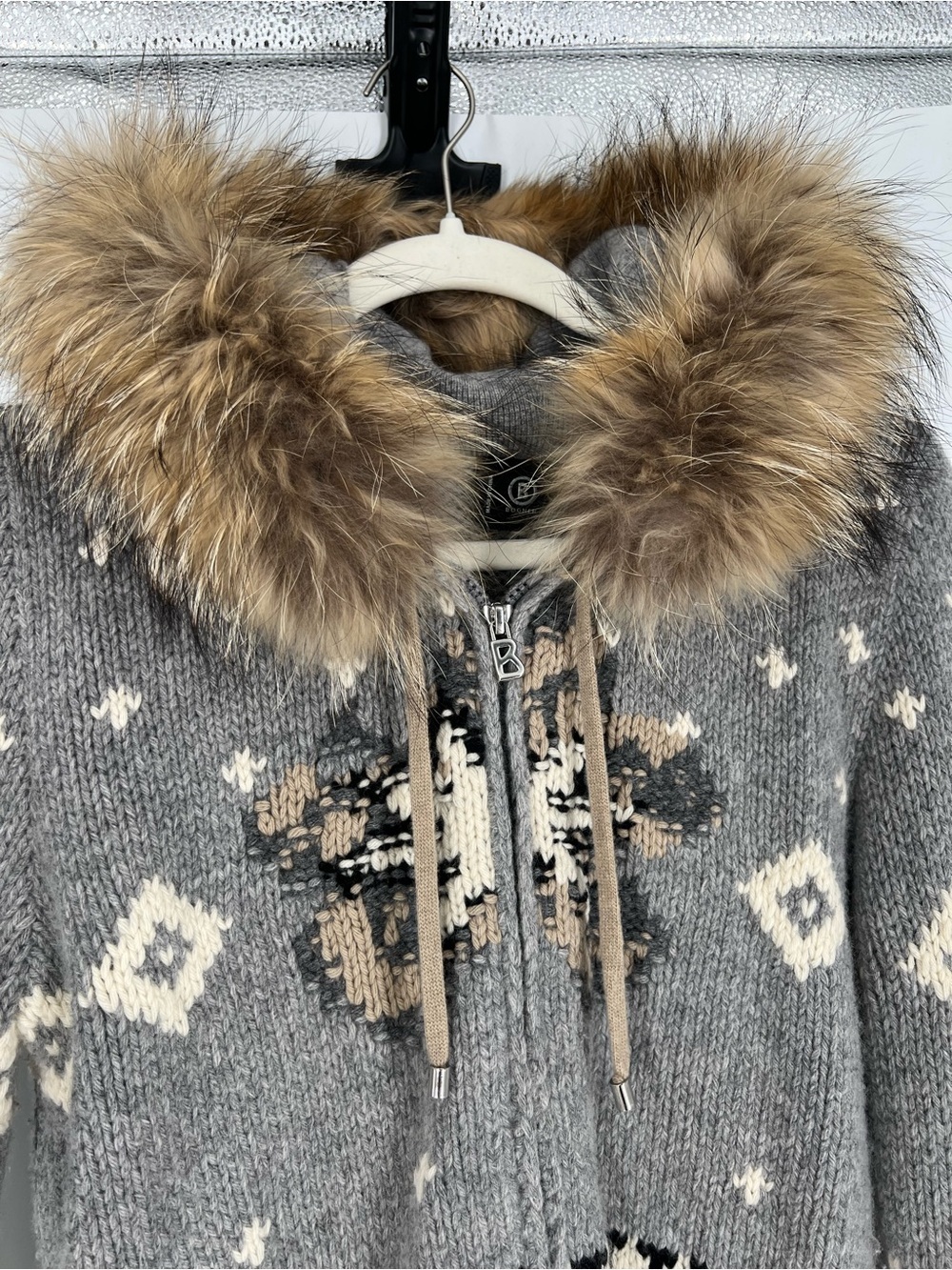 Bogner Gray Wool Intarsia Star Knit Fur-Trim Hood Designer Zip Cardigan Sweater - Picture 3 of 11